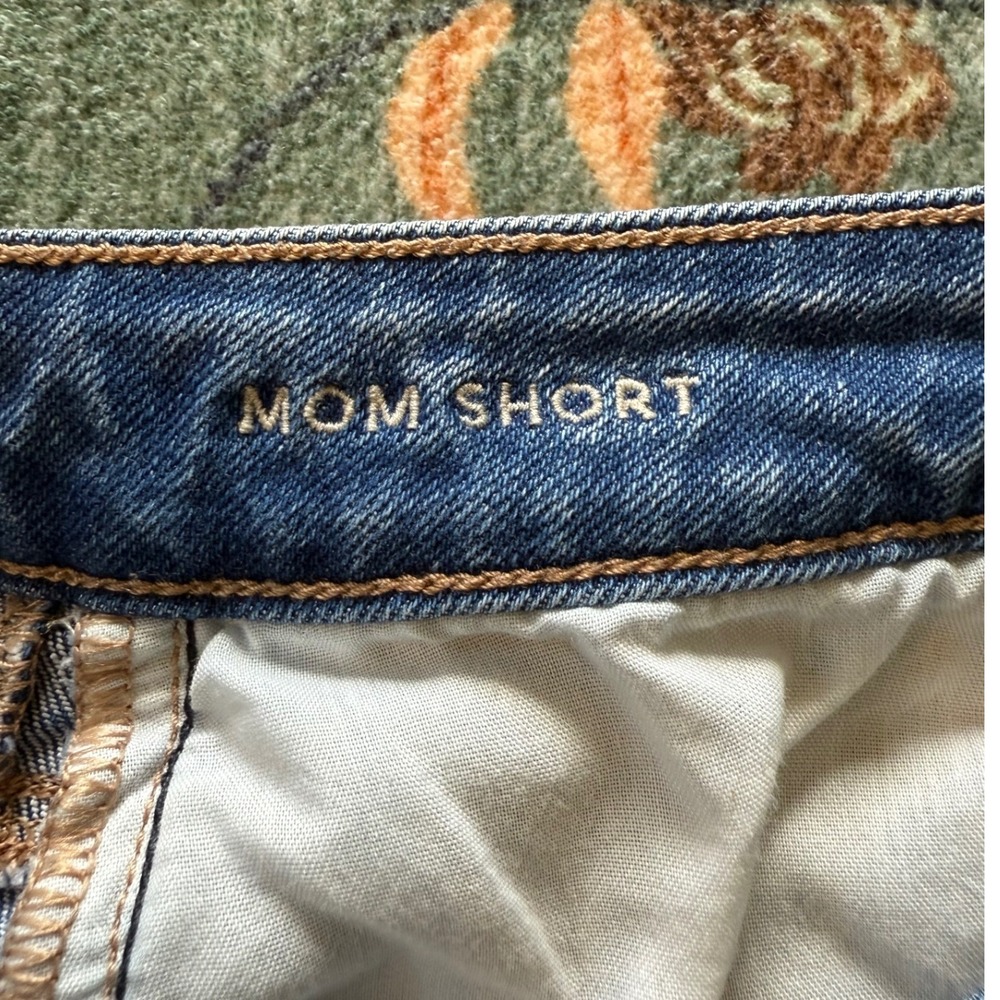 American Eagle Mom Shorts Womens 6 Distressed High Rise Stretch Denim Raw Hem - Picture 3 of 8
